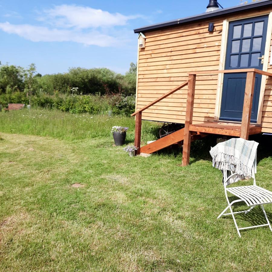 Campsite Cranfield Retreat & Glamping & Hobbit House