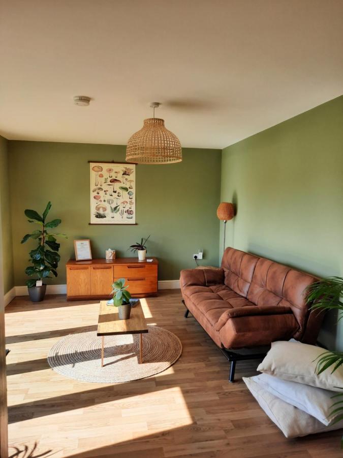 Cranfield Retreat & Glamping & Hobbit House Campsite *