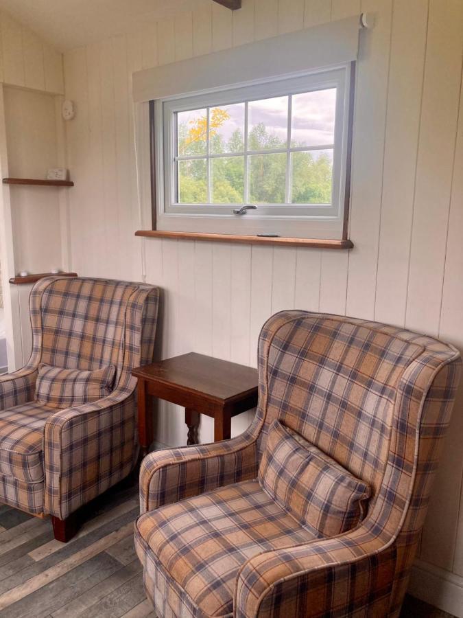 Cranfield Retreat & Glamping & Hobbit House * Long Melford