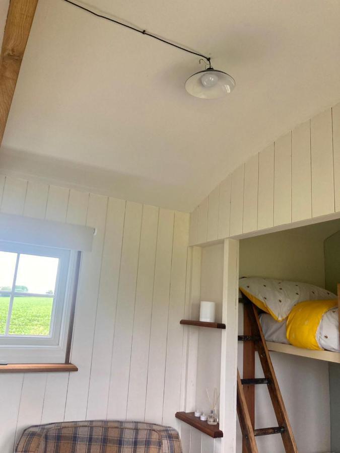 Cranfield Retreat & Glamping & Hobbit House Campsite *