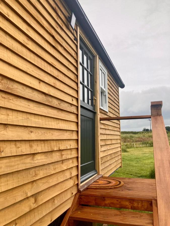 Cranfield Retreat & Glamping & Hobbit House Campsite Long Melford