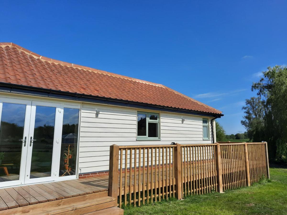 Cranfield Retreat & Glamping & Hobbit House *