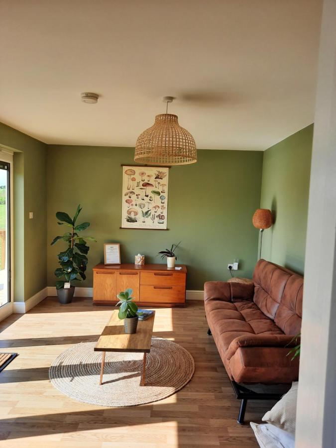 Cranfield Retreat & Glamping & Hobbit House *
