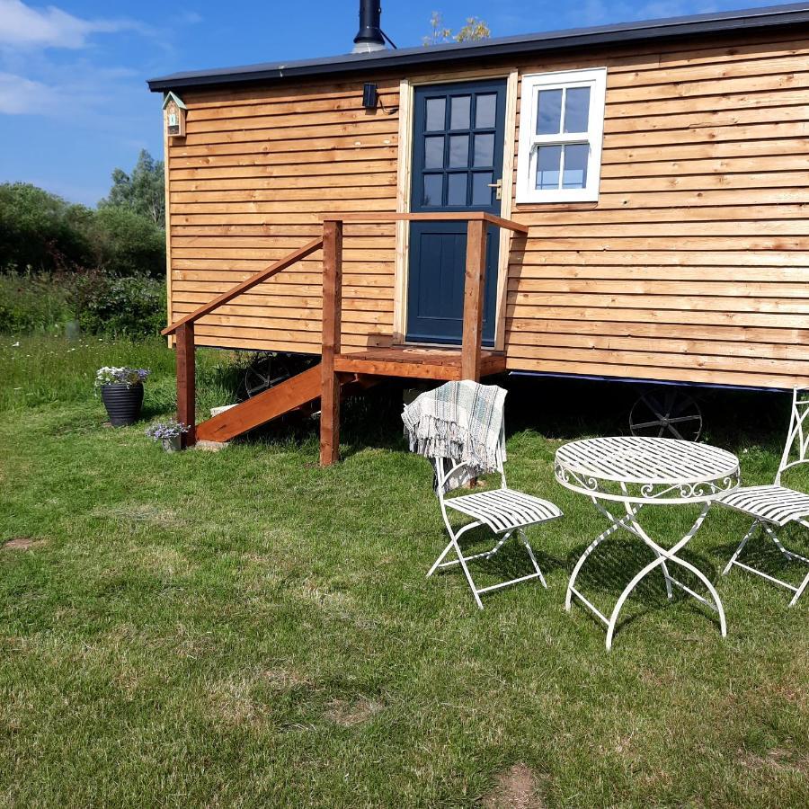 Cranfield Retreat & Glamping & Hobbit House