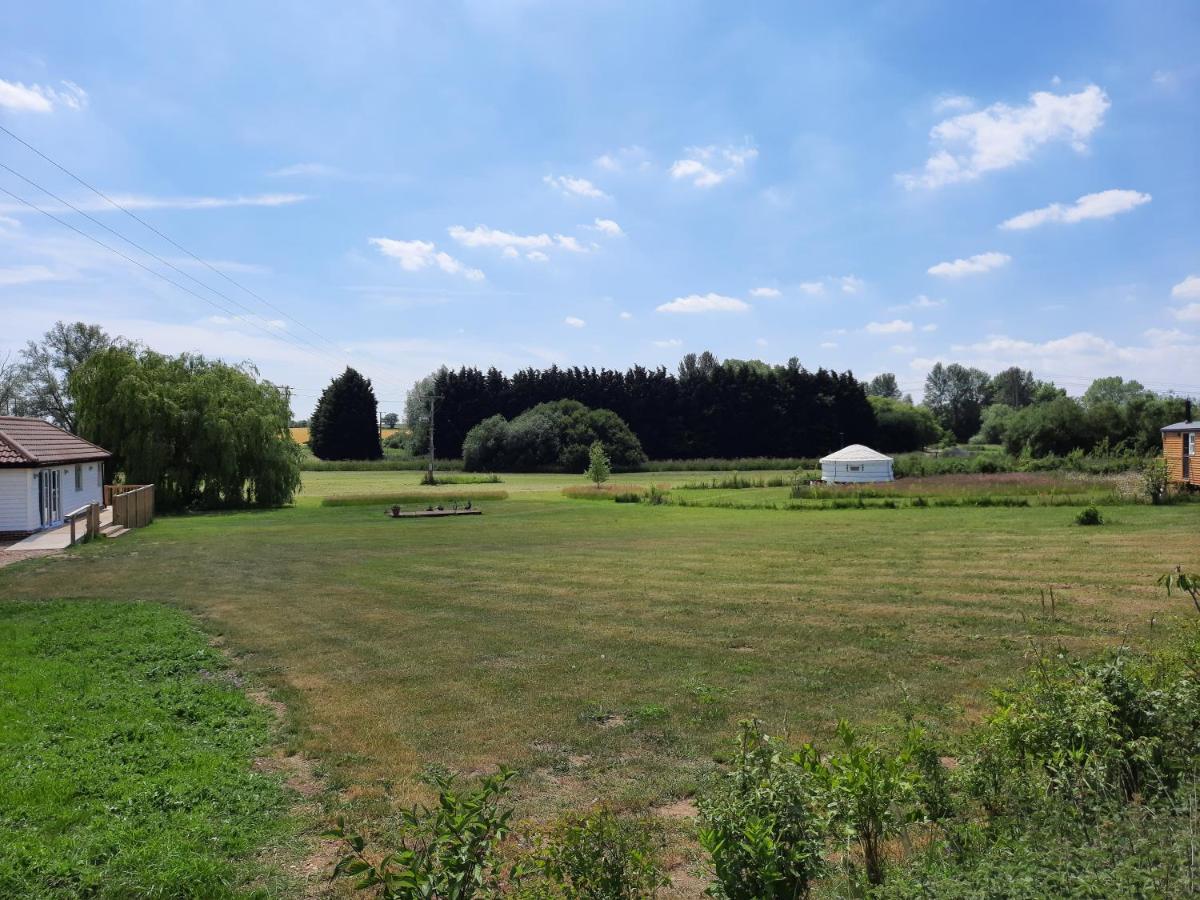 Cranfield Retreat & Glamping & Hobbit House