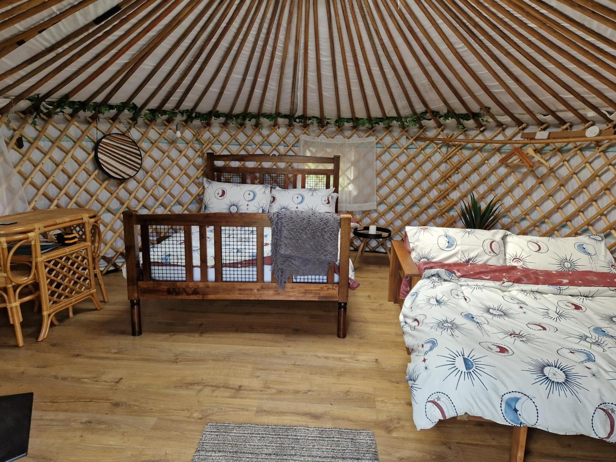 Cranfield Retreat & Glamping & Hobbit House Campsite Long Melford