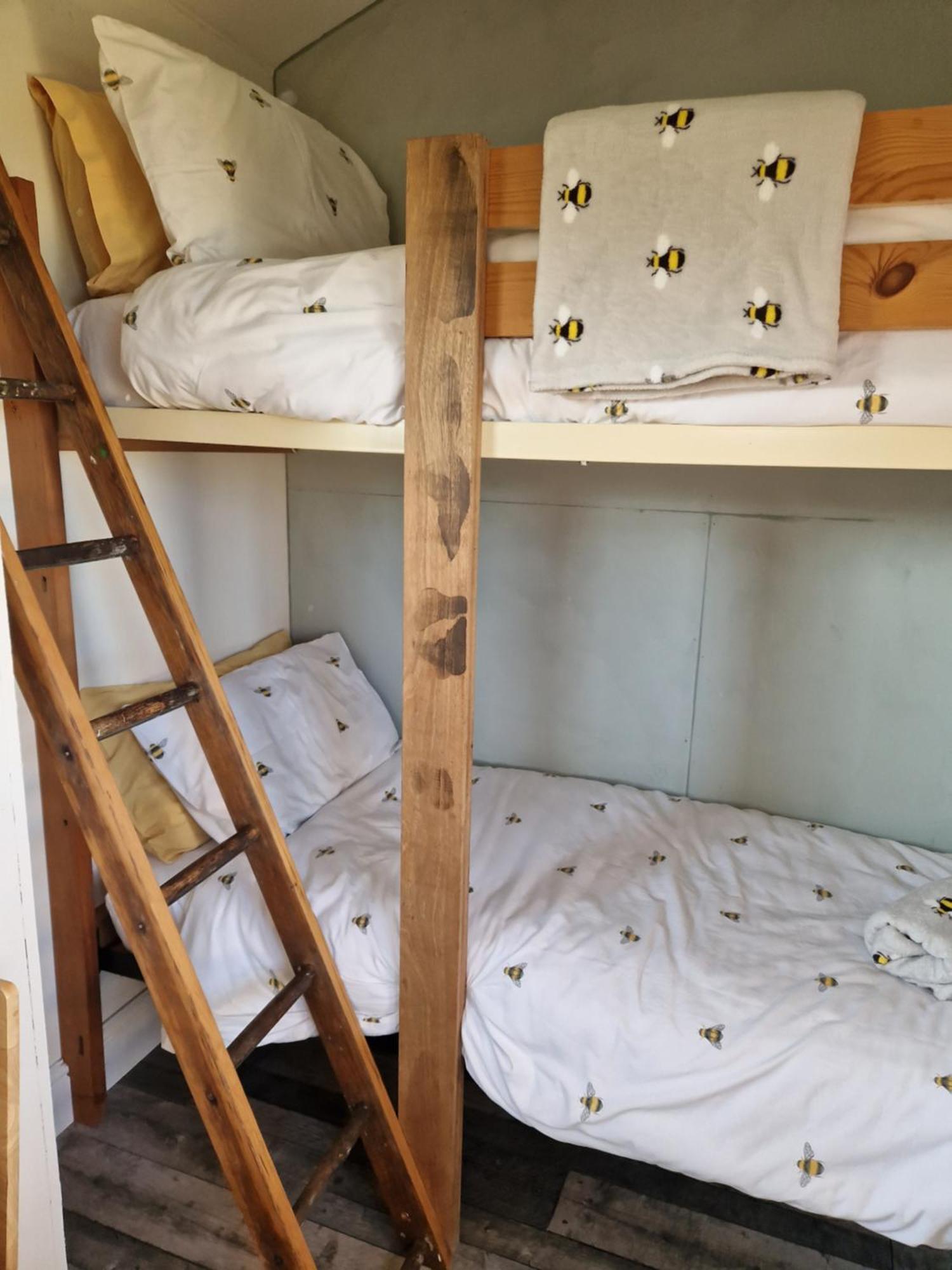 Campsite Cranfield Retreat & Glamping & Hobbit House Long Melford