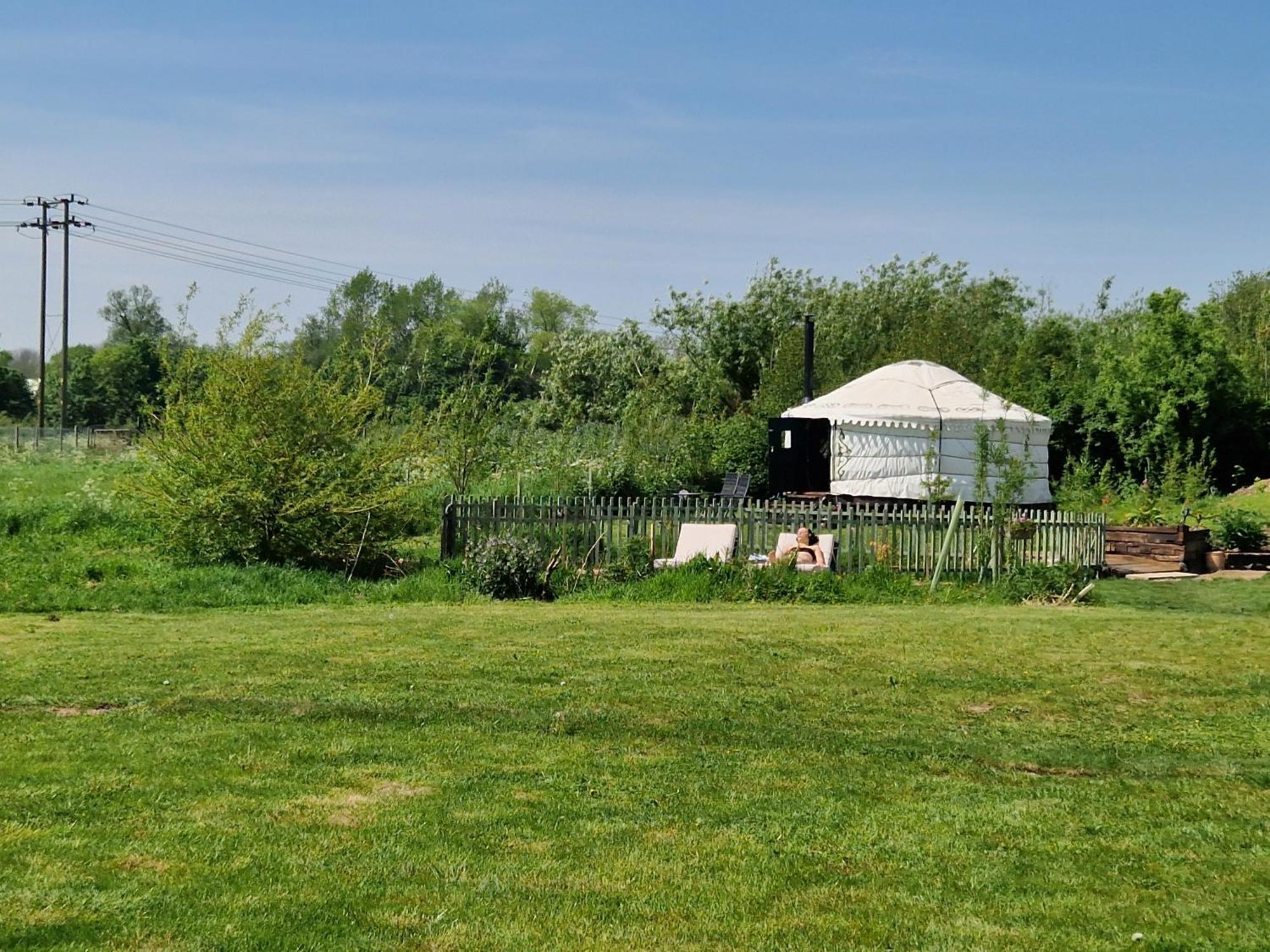 Cranfield Retreat & Glamping & Hobbit House Long Melford