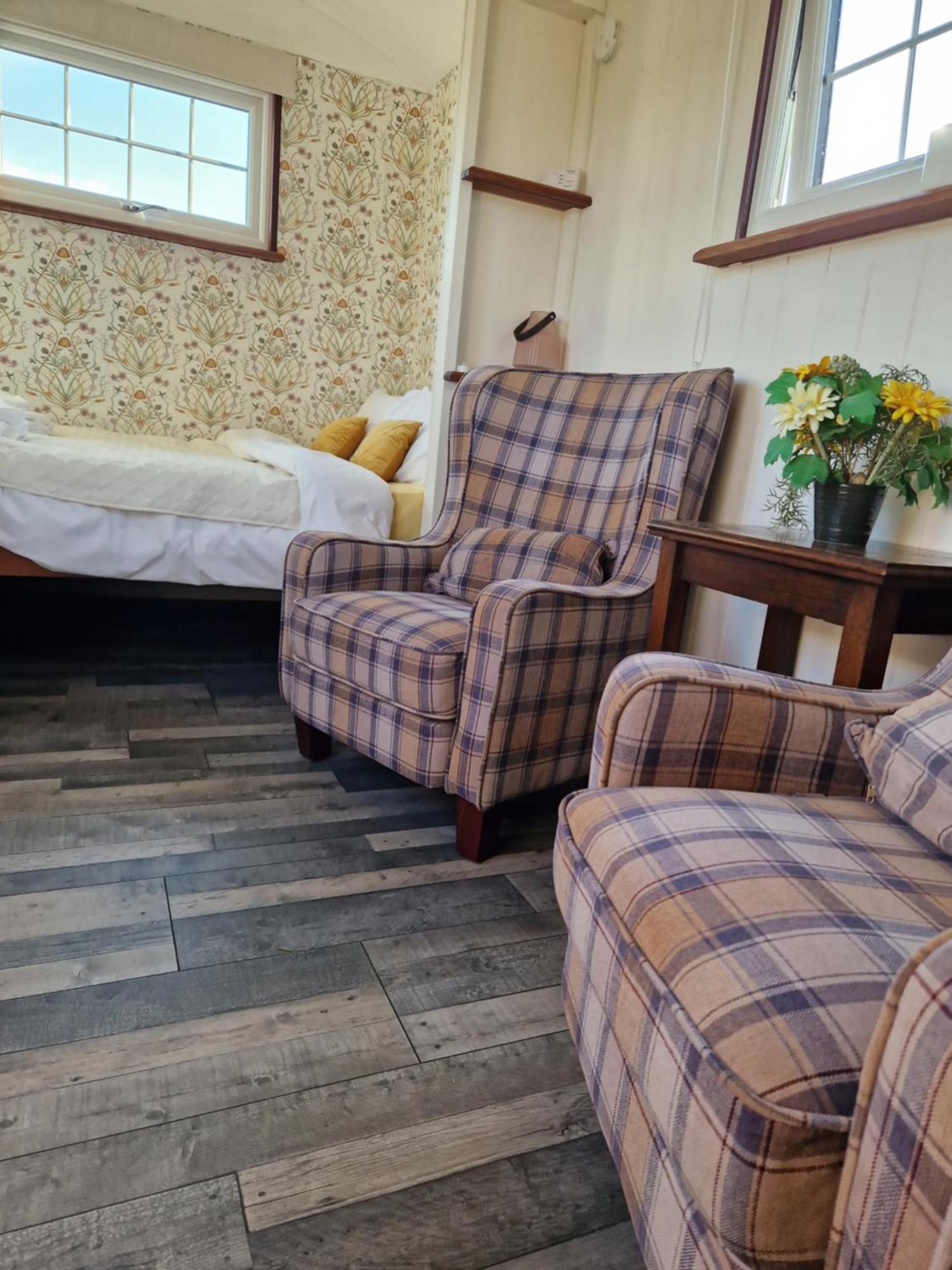 Cranfield Retreat & Glamping & Hobbit House Long Melford