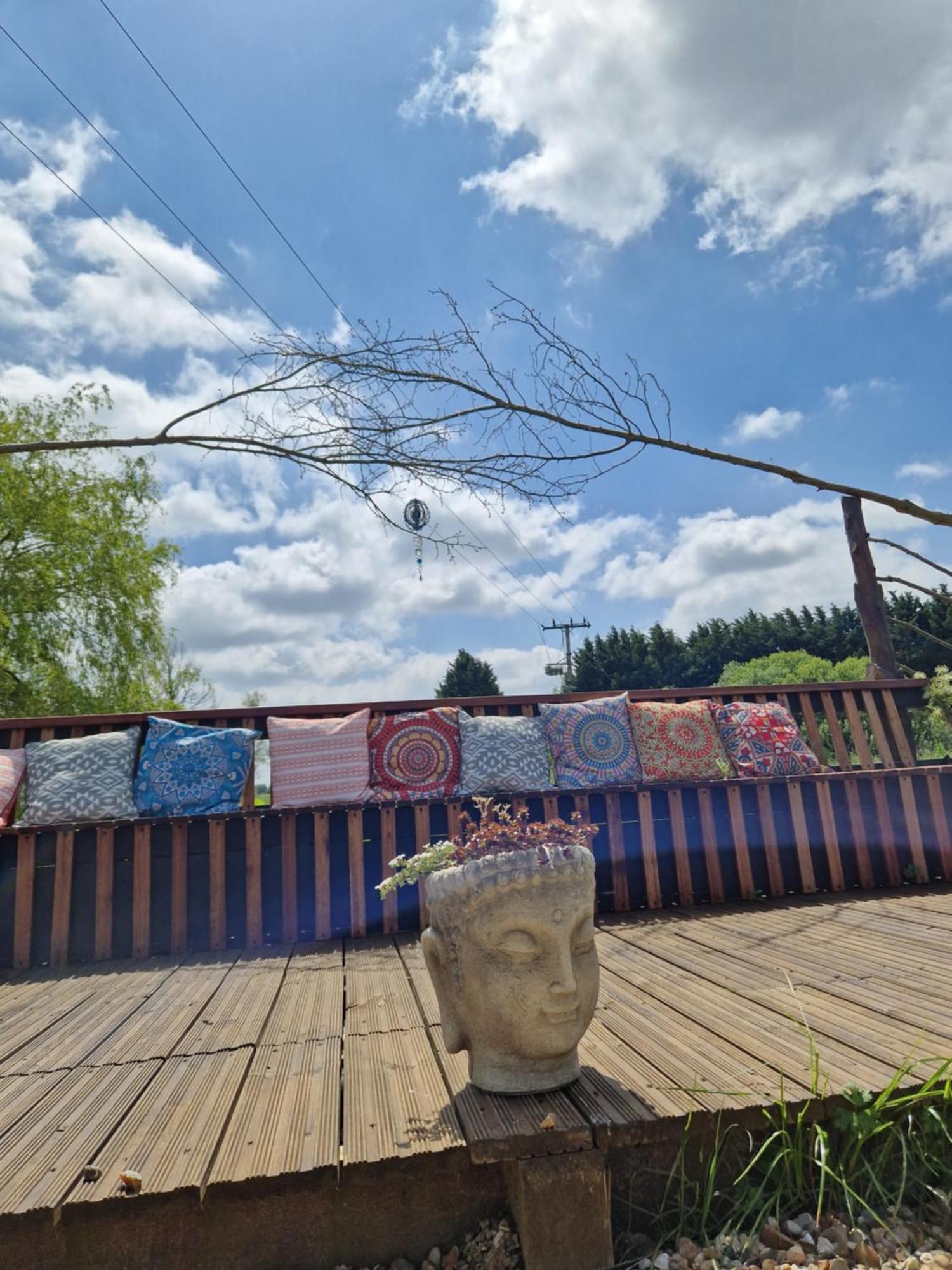 Campsite Cranfield Retreat & Glamping & Hobbit House *
