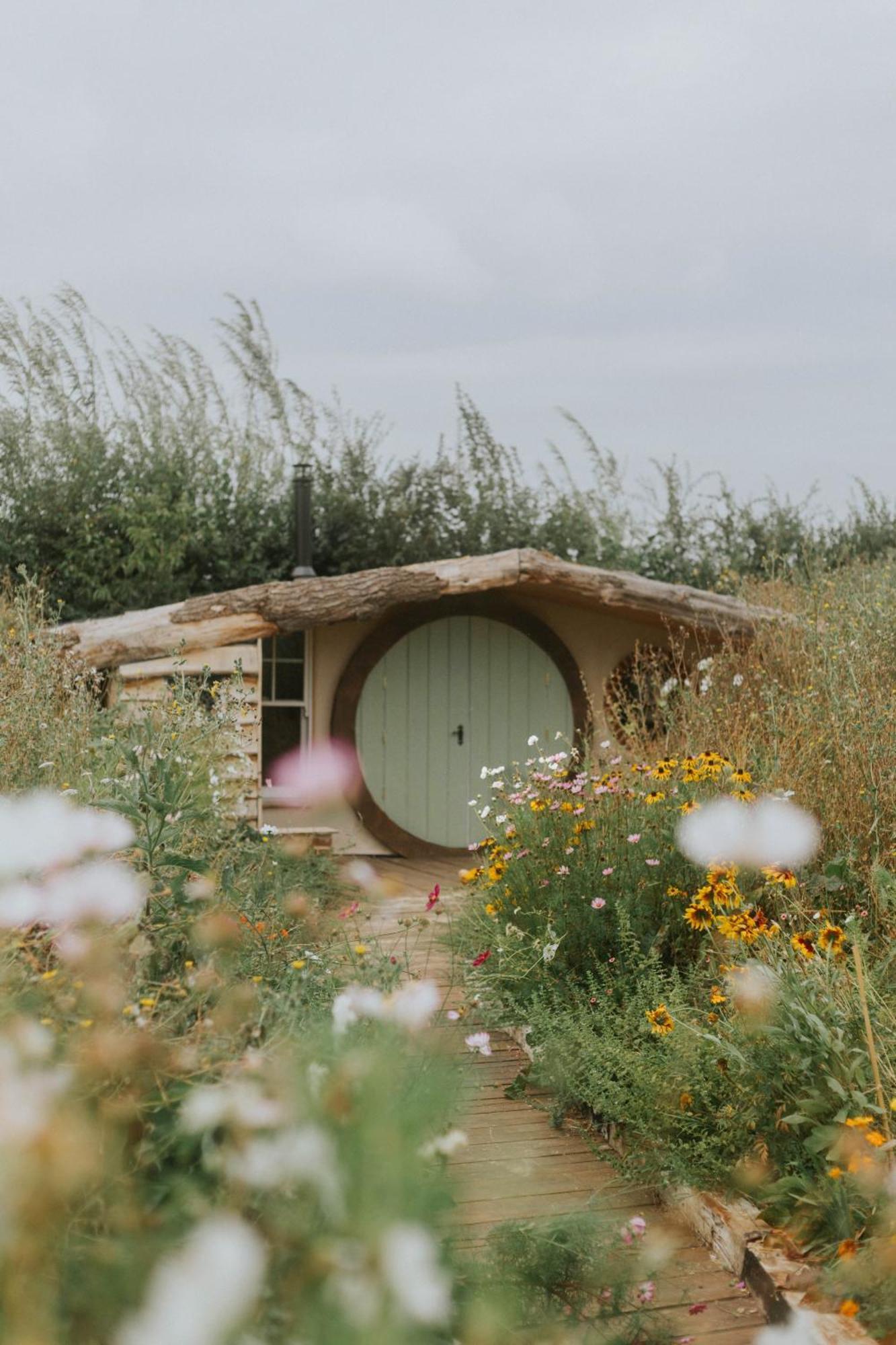 Cranfield Retreat & Glamping & Hobbit House Long Melford